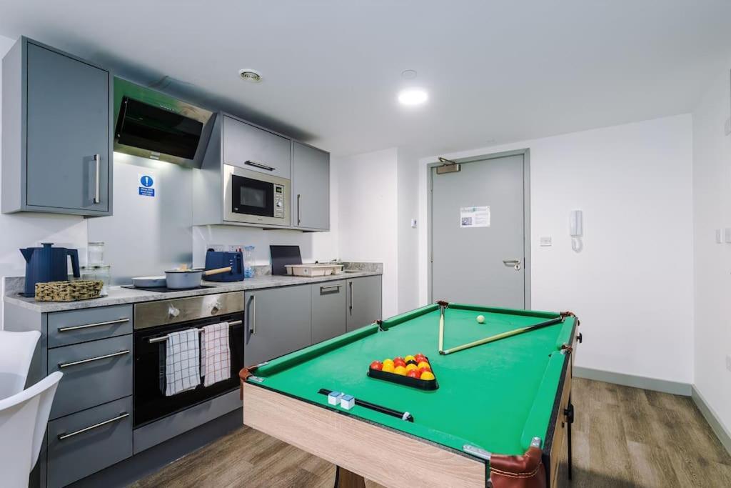 ליברפול Stylish Central Apartment, Sleeps 4, Pool Table, Available For Long Term Stays מראה חיצוני תמונה