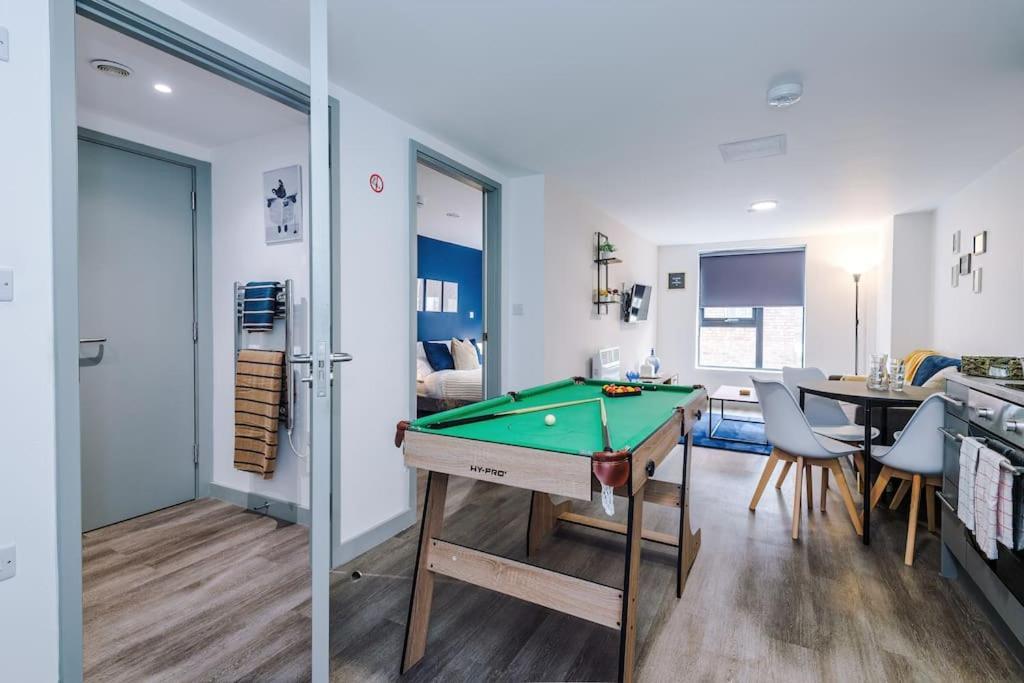 ליברפול Stylish Central Apartment, Sleeps 4, Pool Table, Available For Long Term Stays מראה חיצוני תמונה