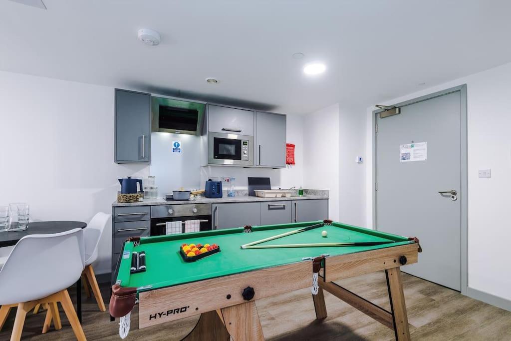 ליברפול Stylish Central Apartment, Sleeps 4, Pool Table, Available For Long Term Stays מראה חיצוני תמונה