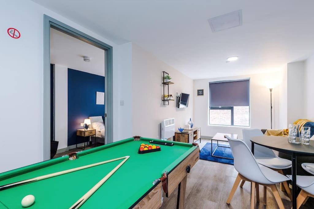 ליברפול Stylish Central Apartment, Sleeps 4, Pool Table, Available For Long Term Stays מראה חיצוני תמונה